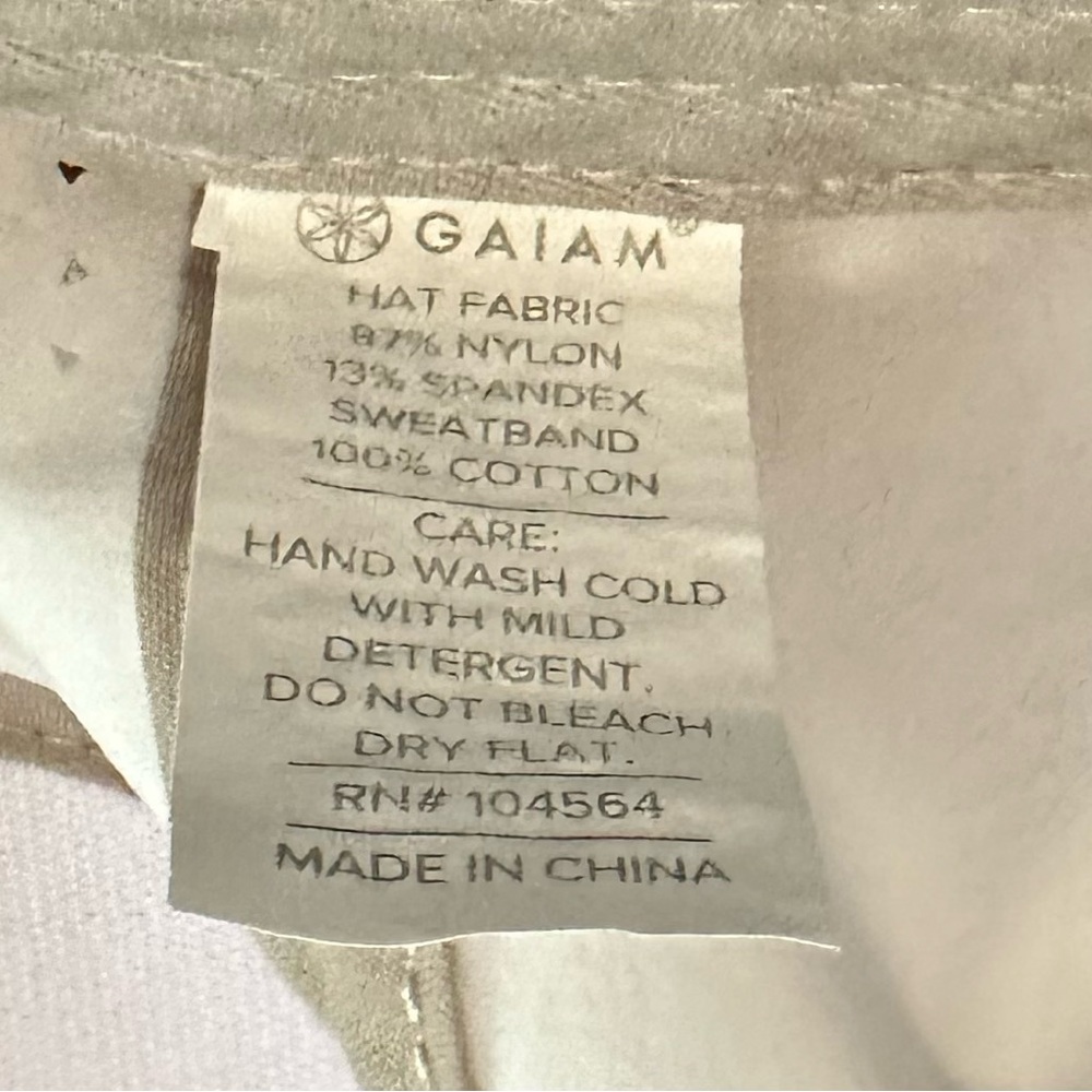 Gaiam Baseball style cap. One size, white. New without tags - Picture 6 of 6